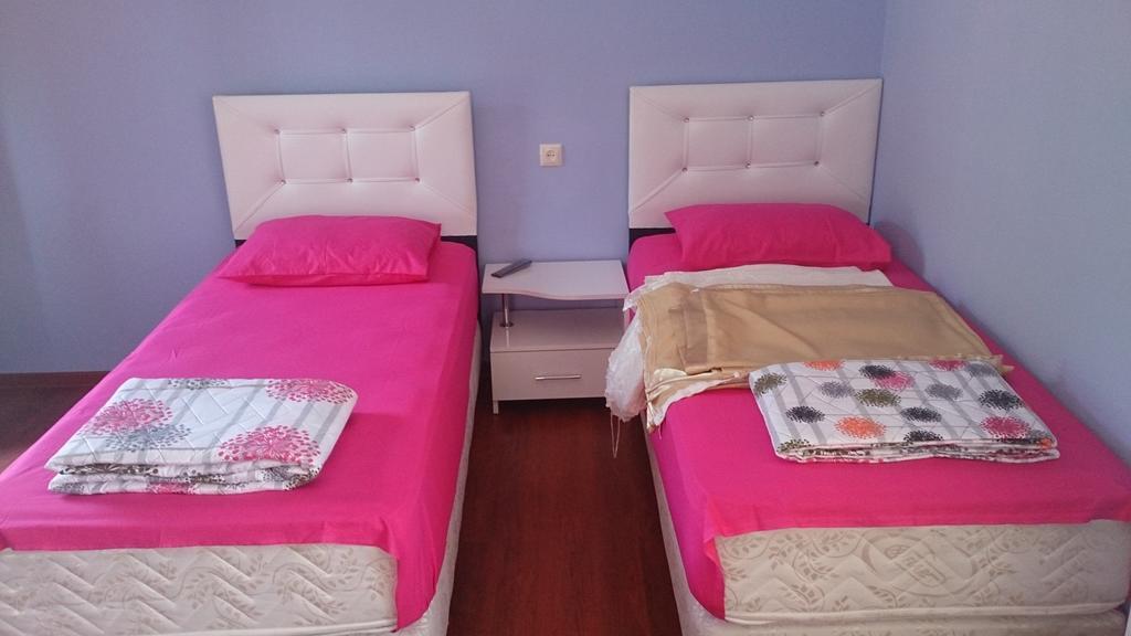 Twins Hotel Gonio Phòng bức ảnh
